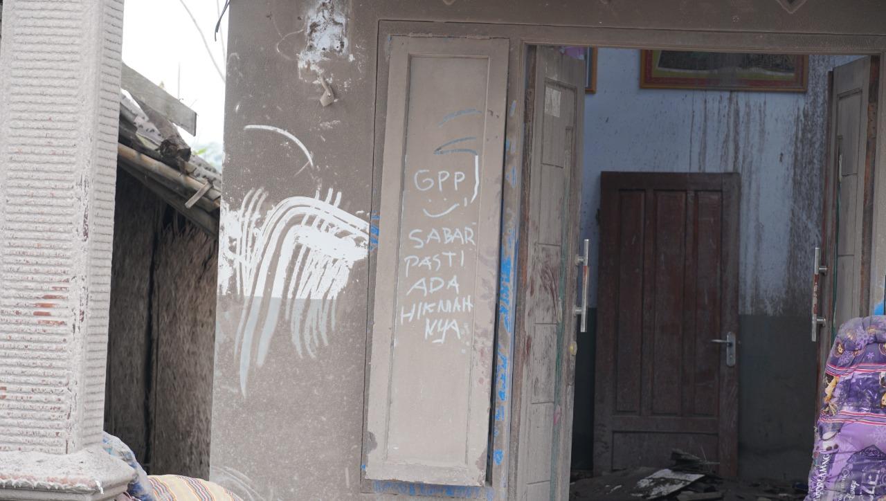 Kisah Pasutri Sepuh Penyintas Semeru: Rumah dan Sawah Hancur, Bersyukur Cucunya Tak Gugur (Bagian Satu)