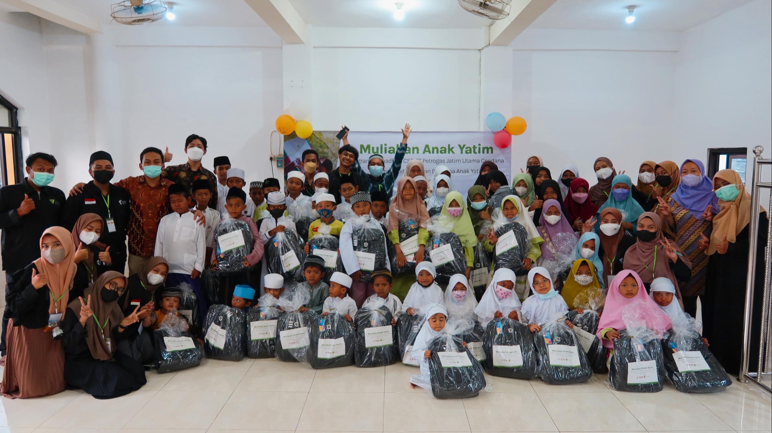 Muliakan Anak Yatim, Petrogas bersama Dompet Dhuafa Jawa Timur  Gelar Acara Kado Untuk Anak Yatim