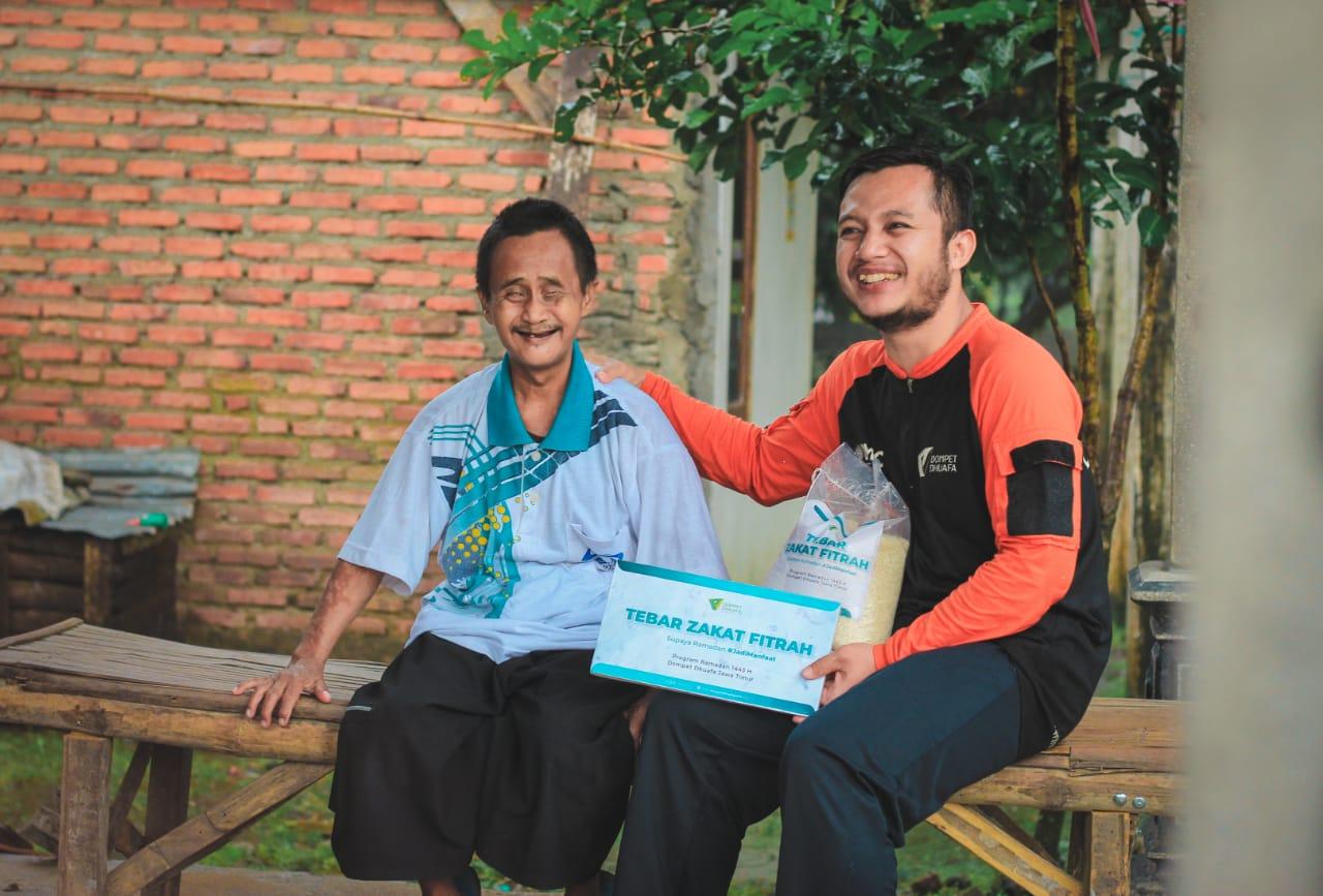Ringankan Beban Masyarakat, DD JATIM Tebar Zakat Fitrah di Pelosok Jawa Timur