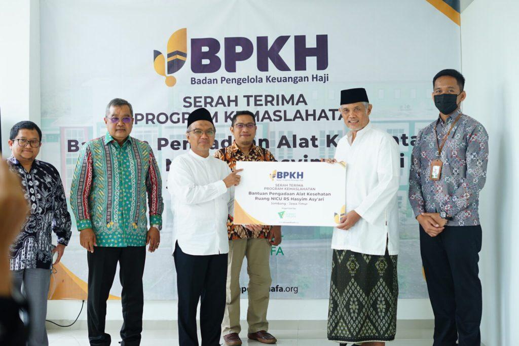Serah Terima Program Kemaslahatan Pengadaan Alkes RS Hasyim Asyari
