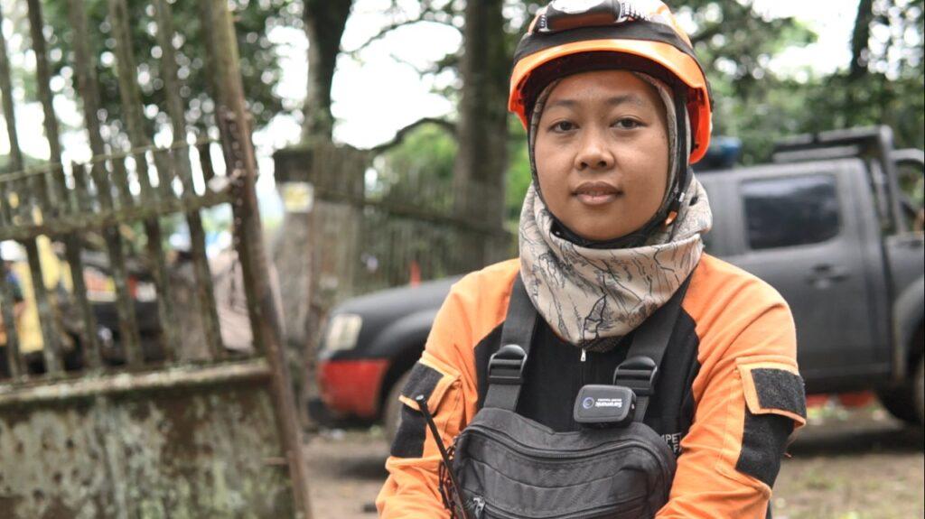Perempuan Tangguh di Jalur SAR Cianjur