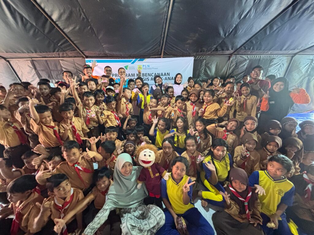TERUS BERUPAYA DALAM KEMANUSIAAN, KOLABORASI BERSAMA PT PLN INDONESIA POWER UBP GRATI HADIRKAN KECERIAAN BAGI PARA PENYINTAS BENCANA