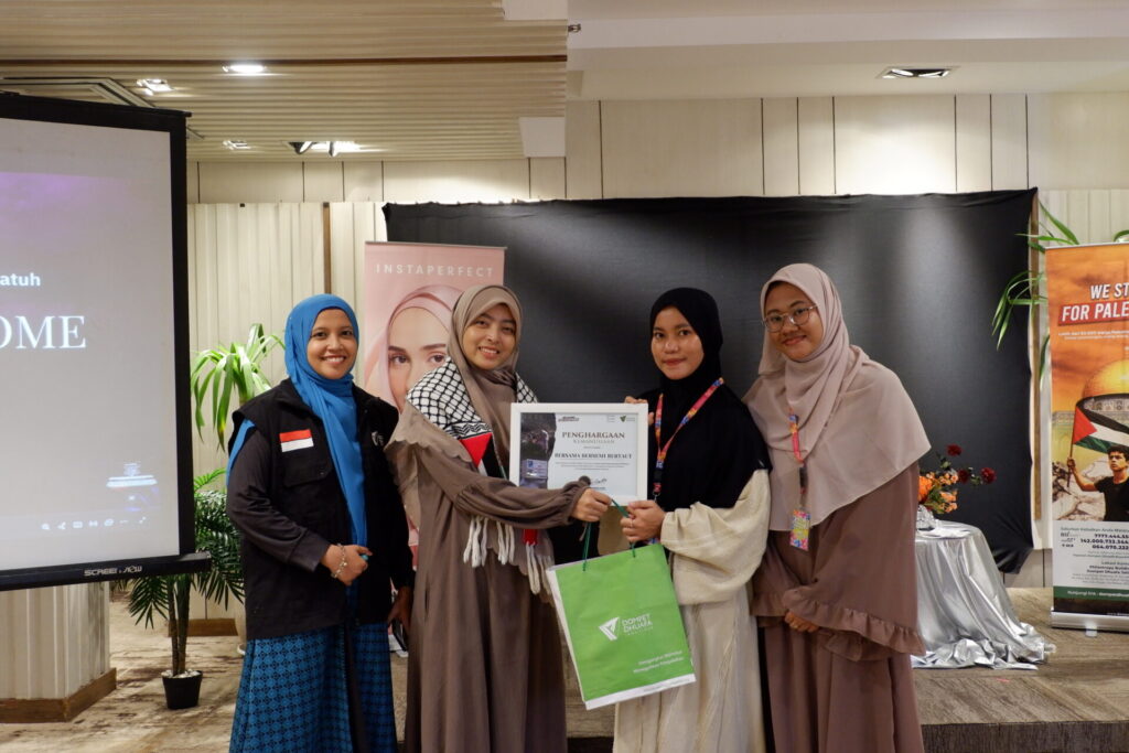 KOLABORASI PENUH MAKNA: DOMPET DHUAFA JATIM DAN BERSAMA BERSEMI BERTAUT SATUKAN SPIRIT PENYEMBUHAN DAN KEPEDULIAN PALESTINA