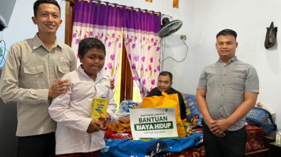 CIKO, BOCAH TEGAR DENGAN TUMOR MATA YANG SETIA MERAWAT PAMANNYA