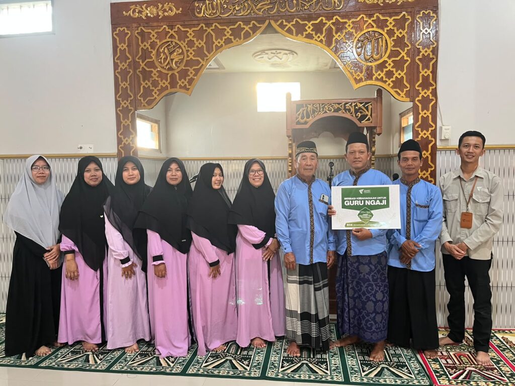 BERBAGI KEBAHAGIAAN BERSAMA 8 GURU NGAJI DI TPA AL AAMIIN ANNUR