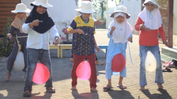 SEMANGAT KEMERDEKAAN DI RBDD, 16 ANAK BELAJAR SPORTIVITAS LEWAT LOMBA 17-AN