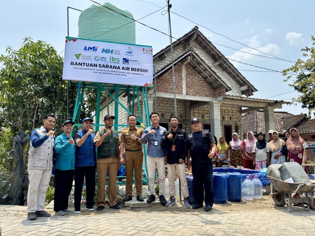 KOLABORASI LEMBAGA ZAKAT HADIRKAN AIR BERSIH BAGI 209 WARGA BOJONEGORO
