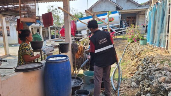 KOLABORASI BANK JAGO DAN DOMPET DHUAFA HADIRKAN AIR BERSIH DI TENGAH KEKERINGAN TULUNGAGUNG