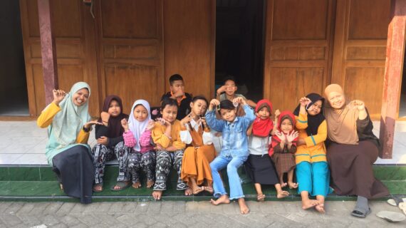 MANIK-MANIK KECIL, KREATIVITAS BESAR DARI RUMAH BELAJAR DOMPET DHUAFA